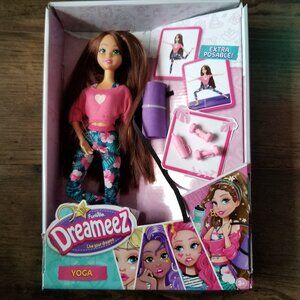 Dreameez Yoga Doll and accessories playset
